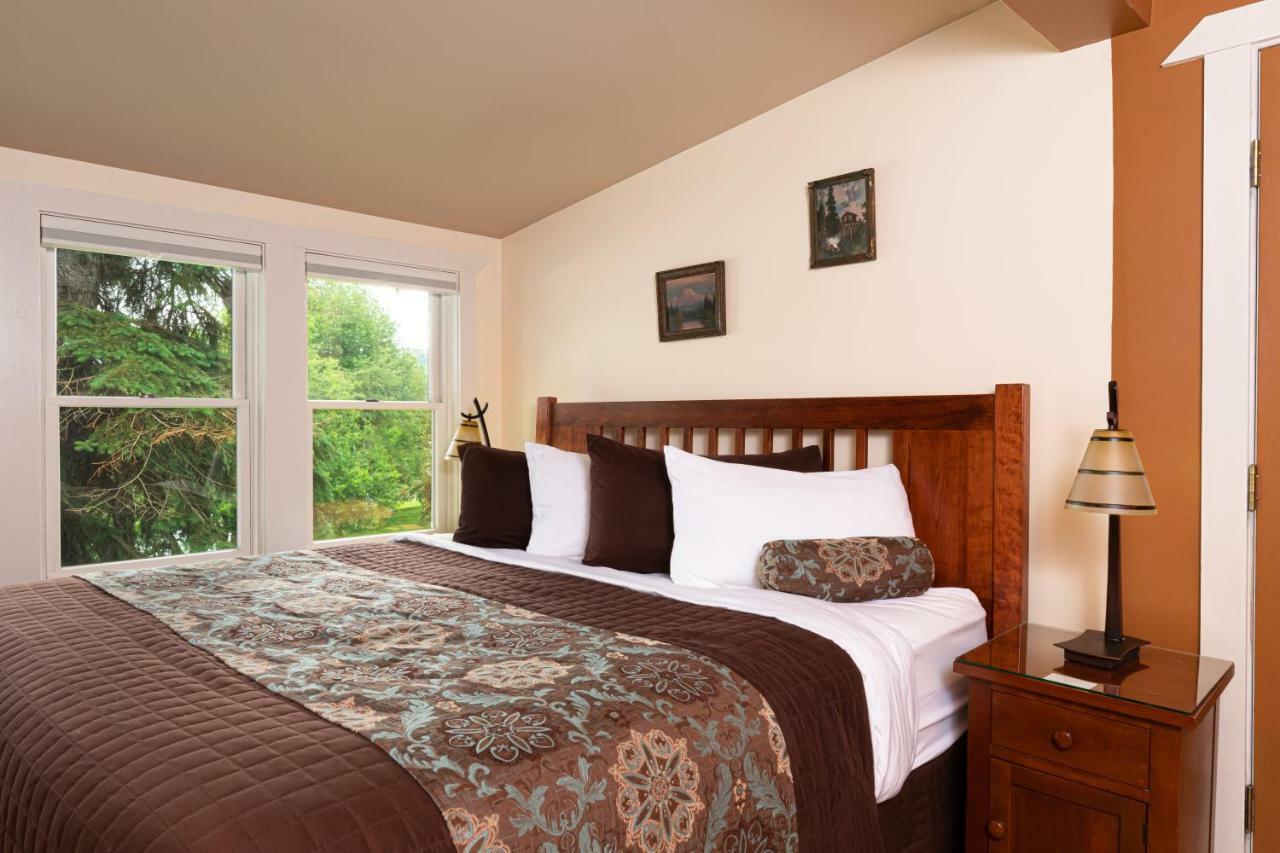 Lake Pointe Inn McHenry Exterior photo